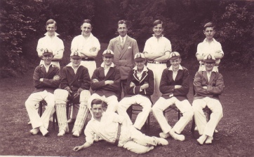 Bramwell, Headley, Mr Harvey, Robinson, Ellison - Ward, Hancock, Twyford,Turner, Wood, Morton - Bacon.
