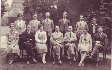 Staff 1927 – Headmaster I P MacDonald centre.