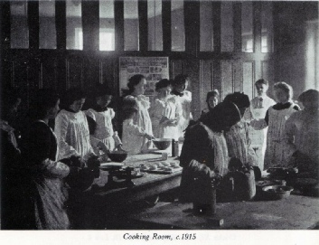 Cooking Room 1915 